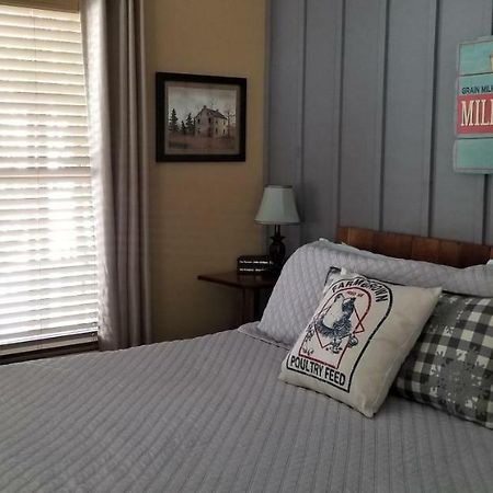 Waters Run Guest House & Suite Bittinger エクステリア 写真